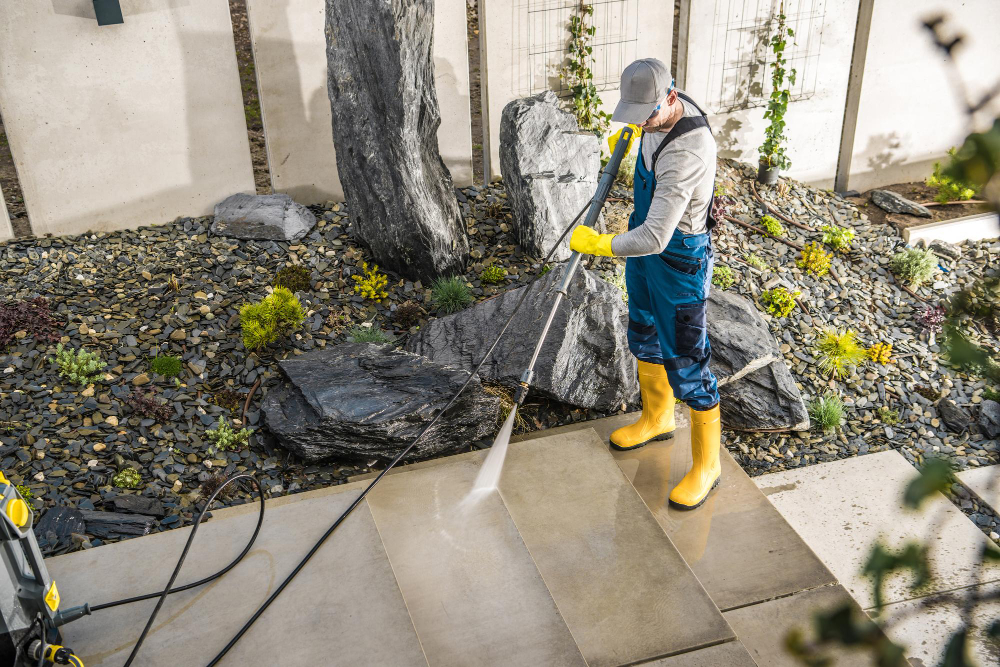 Concrete Driveway Cleaning Tips to Protect Your Curb Appeal in Arlington, TX